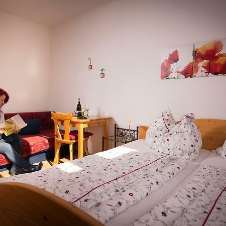 Weingut Familie Krell Hotel Mitterretzbach ภายนอก รูปภาพ
