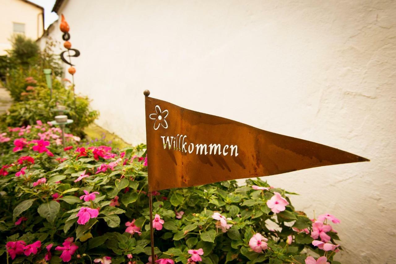 Weingut Familie Krell Hotel Mitterretzbach ภายนอก รูปภาพ